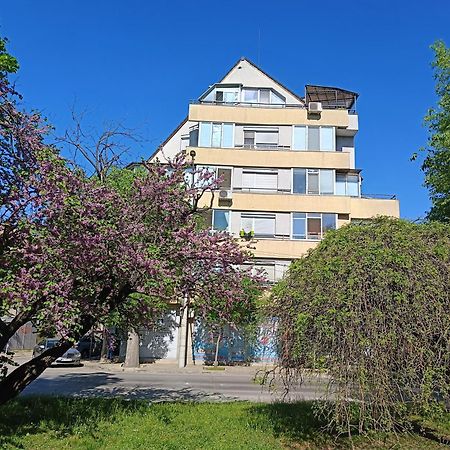 Mdm Apartment City Center Felicita Deluxe Ruse Esterno foto
