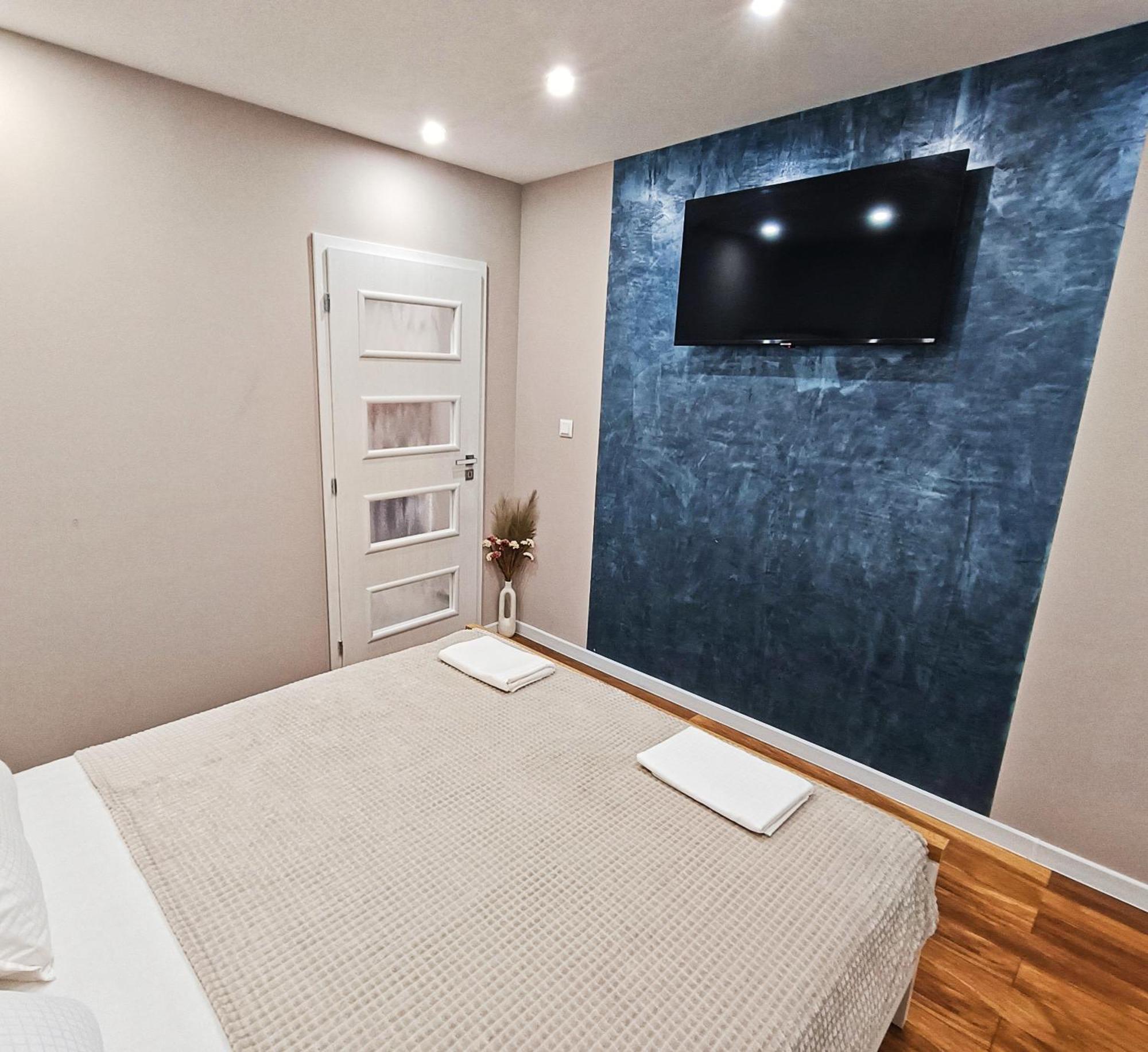 Mdm Apartment City Center Felicita Deluxe Ruse Esterno foto