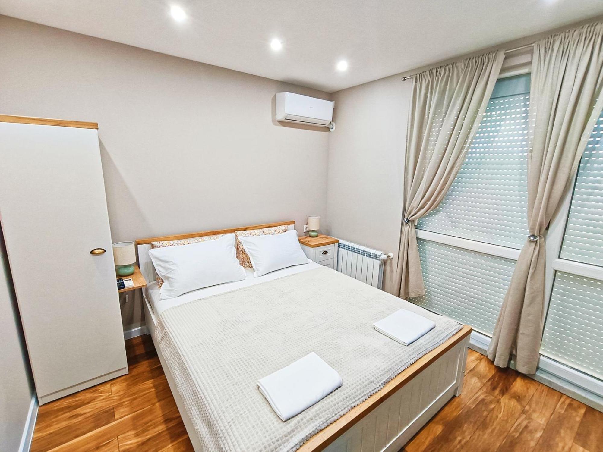 Mdm Apartment City Center Felicita Deluxe Ruse Esterno foto